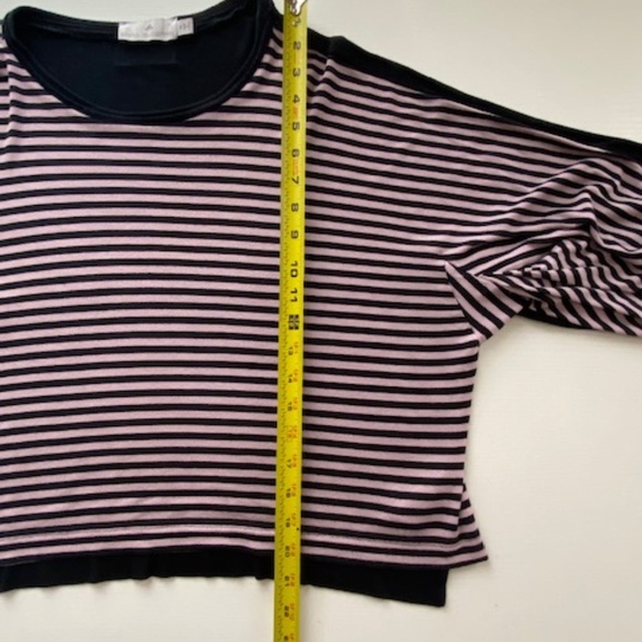 Adidas by Stella McCartney Yoga Striped Tee Top Size Medium - Picture 9 of 10